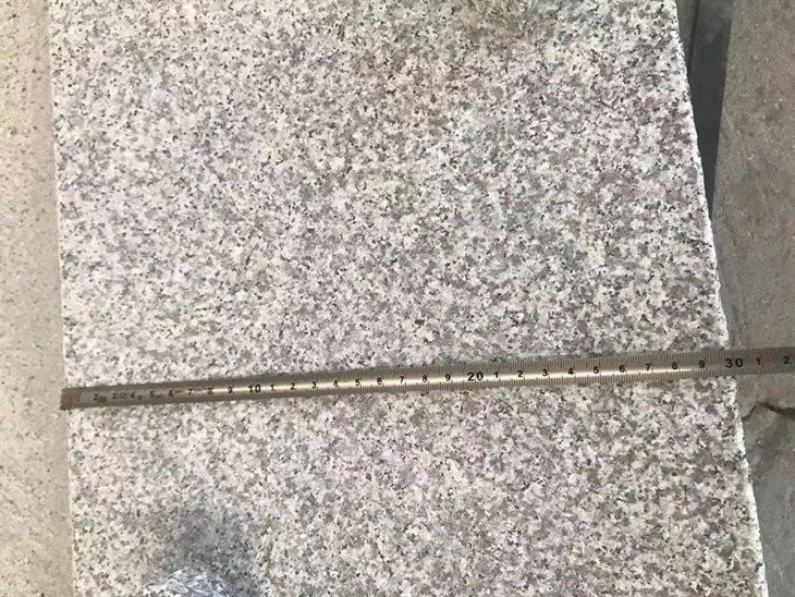 Natural-Stone-Grey-Granite-Stone-for-Outdoor-Paving-Tiles.webp (2)(001)