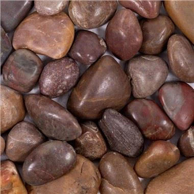 Guijarros rojos pulidos