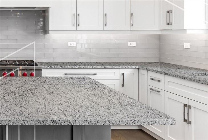 white primata granite kitchen top