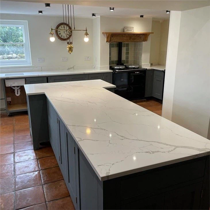 Calacatta Venato Quartz kitchen top